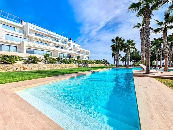 Luxury 2-Bed Apartment in Hinojo 1, Las Colinas Golf Resort