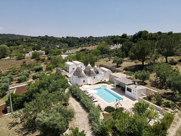 Activities, Amenities, Balcony / Terrace / Patio, Building Exterior, Garden, Pool, Spring, Summer