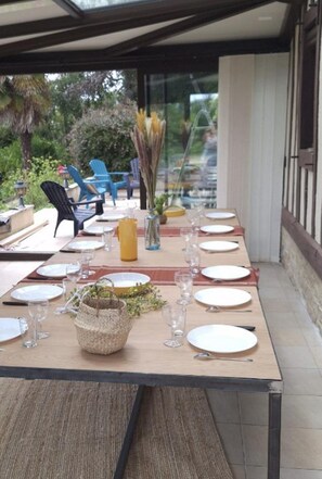 Outdoor dining