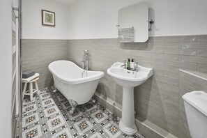 Cedar Cottage, Belford - Host & Stay