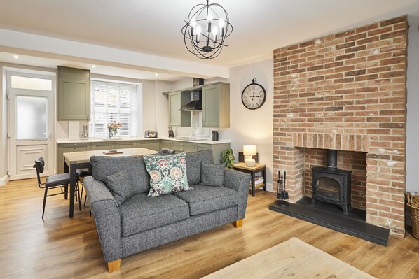 Cedar Cottage, Belford - Host & Stay
