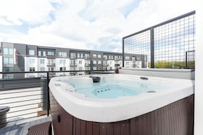 Bain à remous extérieur