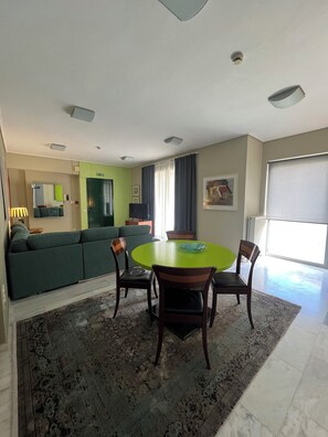 Living Room (2)