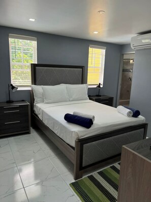 Master Bedroom with Queen bed and ensuite bathroom