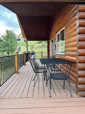 Deck and outdoor dining