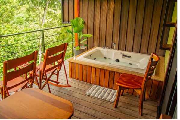 Bain à remous extérieur
