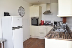 Dining/kitchen 