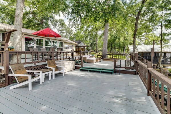 Andalusia Vacation Rental | 2BR | 2BA | 828 Sq Ft | Step-Free Entry