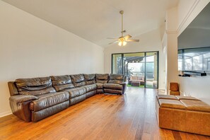 Living Room | Free WiFi | Central A/C