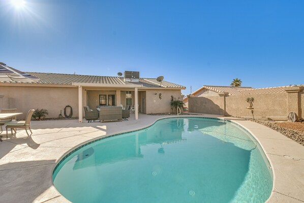 Lake Havasu City Vacation Rental | 4BR | 3BA | 1,870 Sq Ft | Small Step to Enter