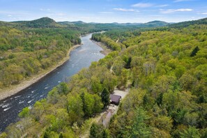 Serene and secluded location |15 miles to Lake George