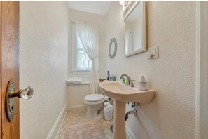 The Equestrian Bathroom (2)