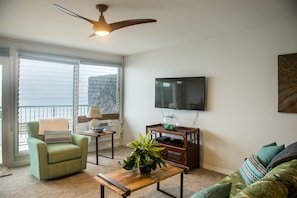Large smart TV and fast wifi service.