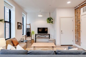 Living Area 2
