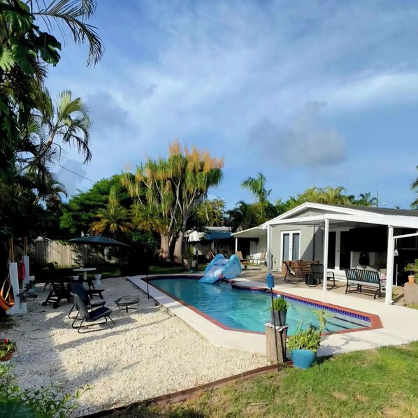 heated Swimming pool 