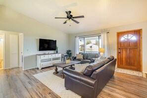 Living Room | Smart TV