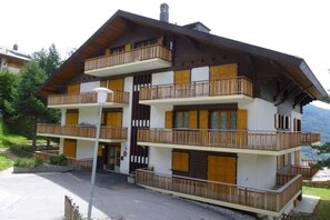 Außenseite Ferienhaus [Sommer]