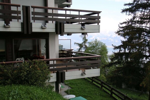 Außenseite Ferienhaus [Sommer]