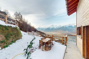 Außenseite Ferienhaus [Winter]