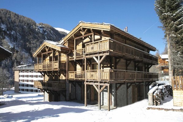 Holiday Home Exterior [winter]