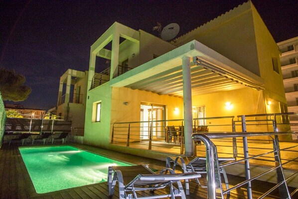 Holiday Home Swimming Pool