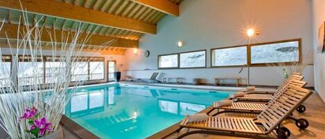 Holiday Home Swimming Pool
