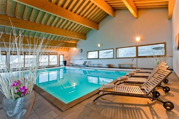 Holiday Home Swimming Pool