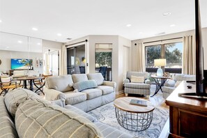 Open and bright floorplan