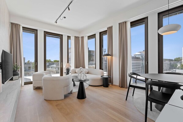 LIVING - For Direct Bookings: www.atvoya.com