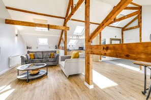 Living Room / Lounge