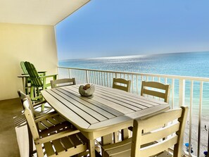 Bar height table and chairs to enjoy the view!