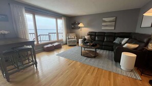 Living room with the lake views.
