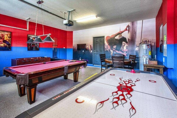 Spielezimmer