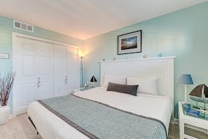 Home Decor, Cushion, Indoors, Furniture, Lamp