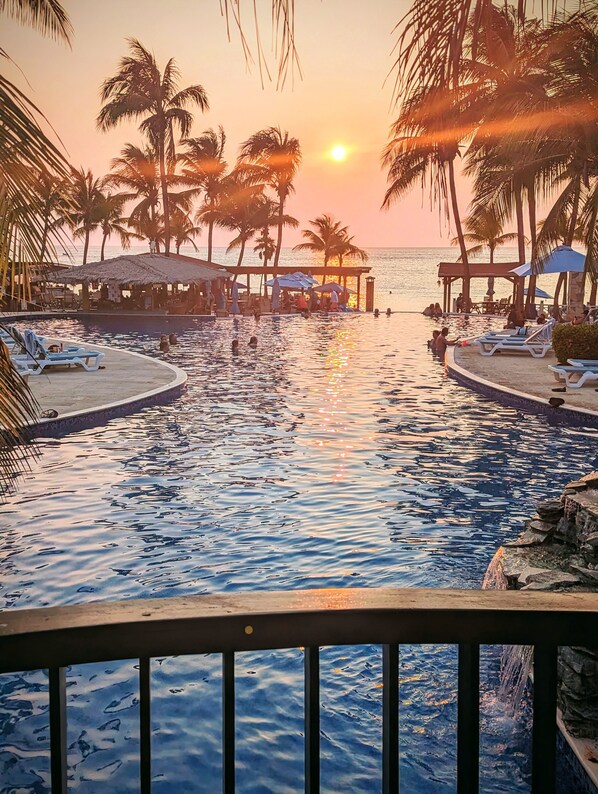 Beautiful Infinity Bay 609