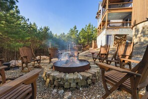 Enjoy the awesome firepit - wood is complimentary. And our S'more trolley makes it easy to replenish your marshmellows without leaving the fire. 