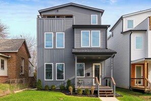 FRONT OF HOUSE