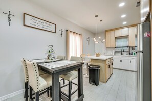 Dining Area/Kitchen | Single-Story Apartment | Cooking Basics