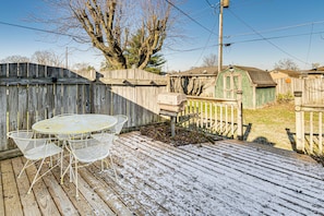 Deck | Outdoor Dining Area | Charcoal Grill