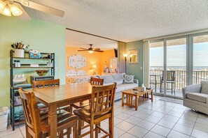 Living Room | Flat-Screen Cable TV | Queen Sleeper Sofa
