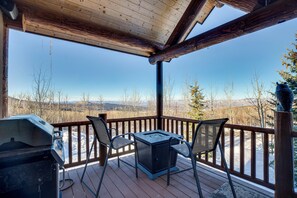 Wraparound Deck | Grill (Natural Gas, Smoker) | Flameless Fire Pit Table