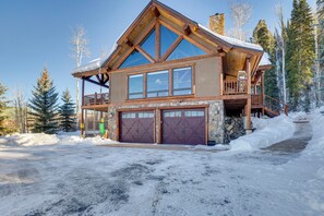 Exterior | Driveway (2 Vehicles) | No Garage Access | Street (2-3 Vehicles)