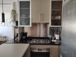 Disfruta de la comodidad de una cocina moderna