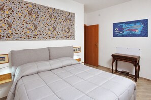 Camera da letto con letto matrimoniale 160x190