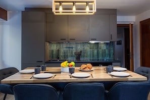 Fully equipped kitchen