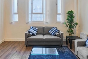Three Graces Getaway, Liverpool - Host & Stay