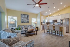 View from Livingroom to Kitchen