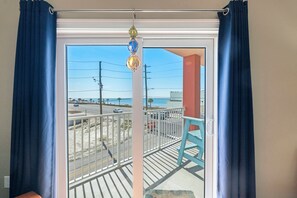 Private Gulf-View Balcony