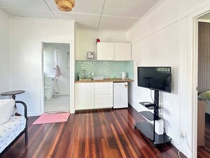kitchenette (1)