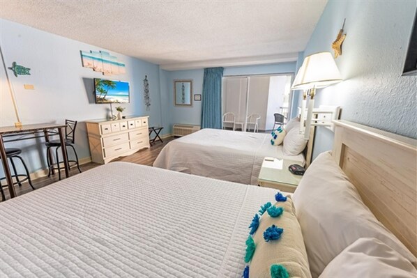 Cozy coastal bedroom